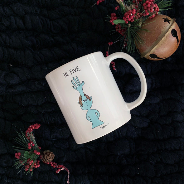 Hi, Five Mug. Holiday gift for your friend that always needs encouragement. themomemans.com